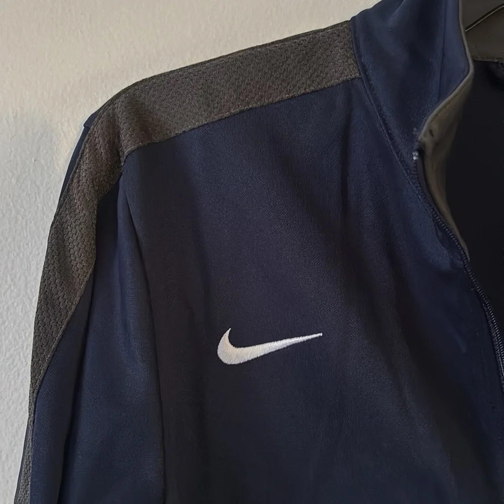 Nike navy blue and gray lightweight zip up athletic jacket youth large